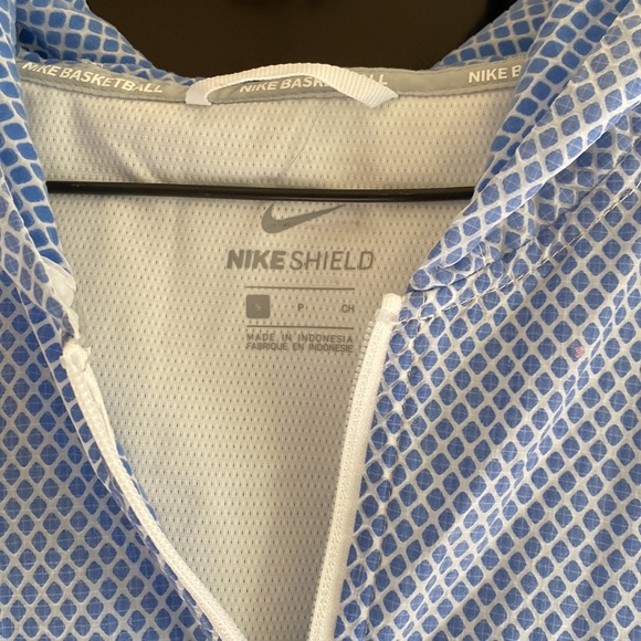 Nike Shield Jacket - Picture 3 of 10